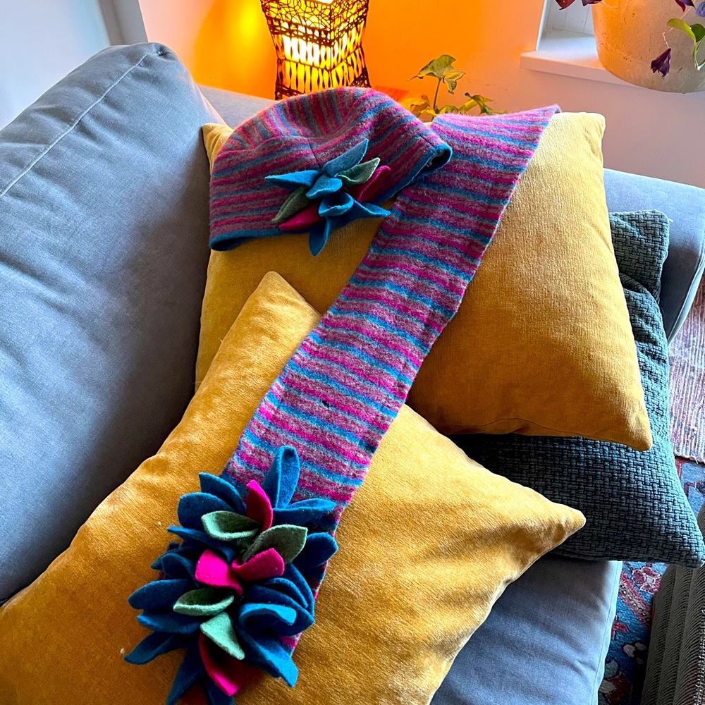 Vintage Wool Hat & Scarf matching Set.